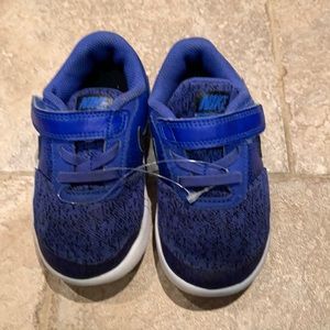 Nike Toddler Size 9 sneakers